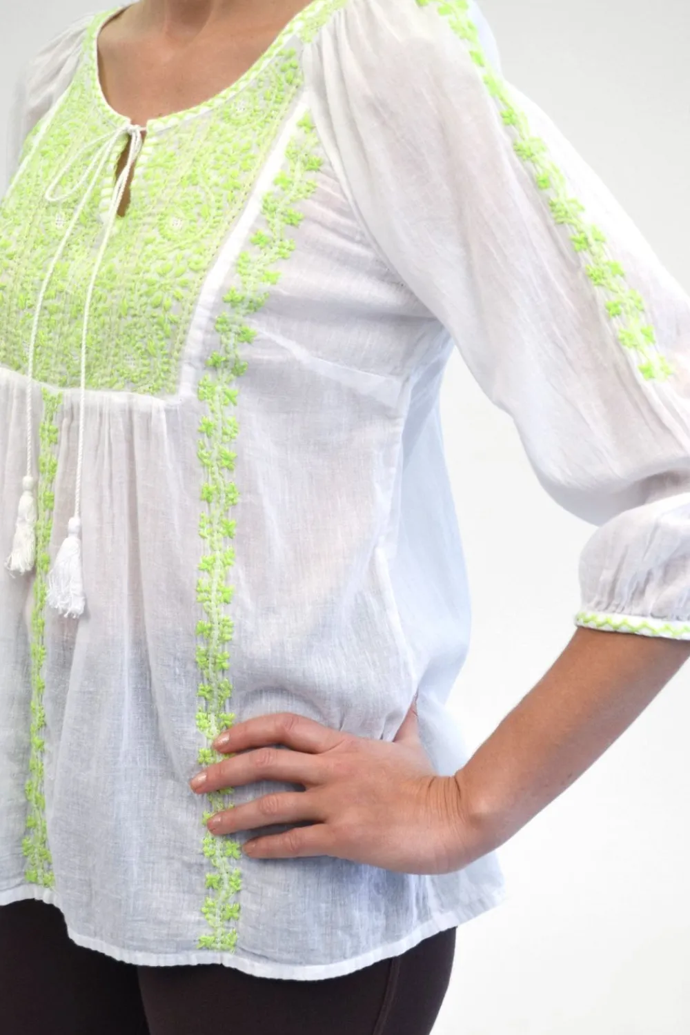 La Cera™ Top Campesino Con Bordado Floral