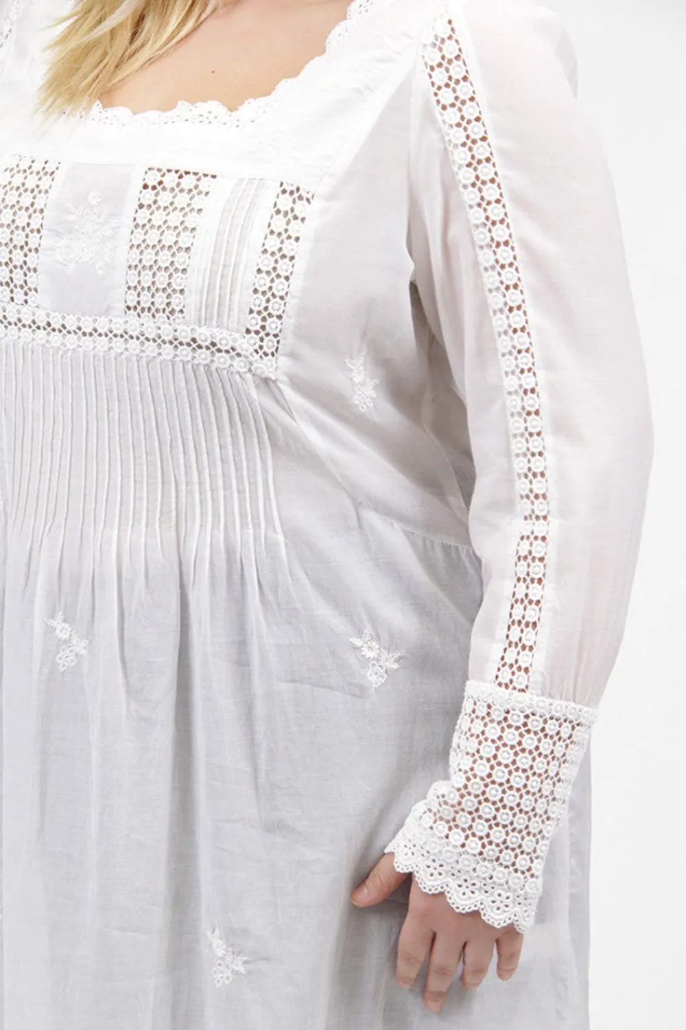 La Cera™ Top Con Detalle De Encaje Y Manga Larga De Talla Grande La Cera